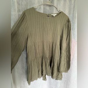 American eagle top- size medium